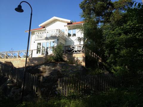 Lovely Archipelago Villa with Brilliant Lake View
