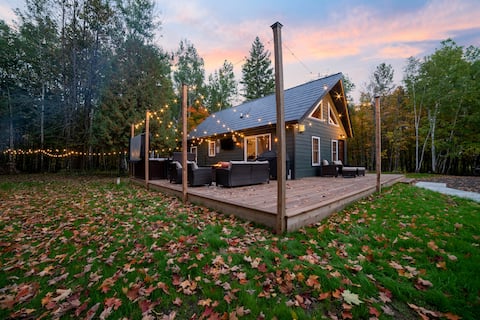 Cozy Cabin - Hot tub & Game Room - No Cleaning Fee