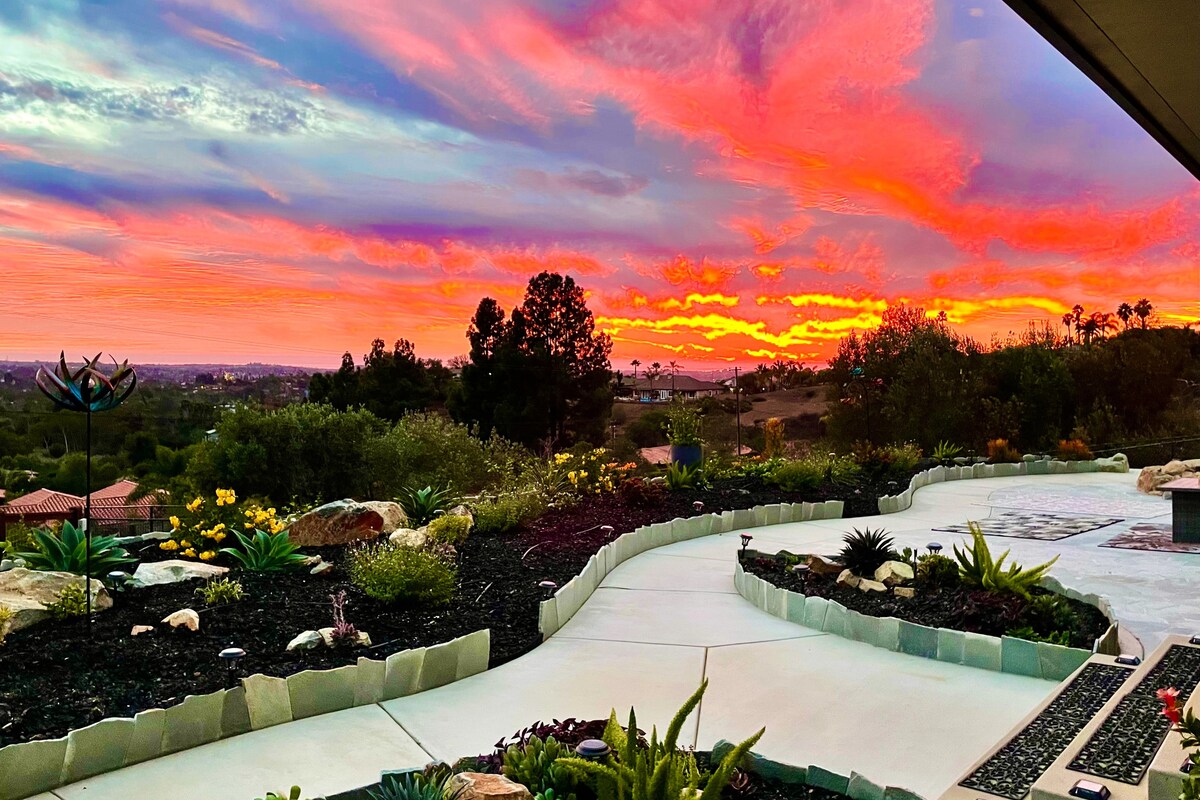 Popular Airbnb listing: Stunning best of both worlds-Unique-Designer-View! in Vista
