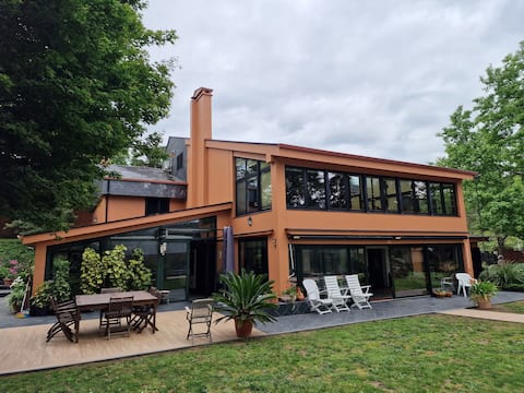 Villa Comorera - Magnificent Villa, pool, garden.