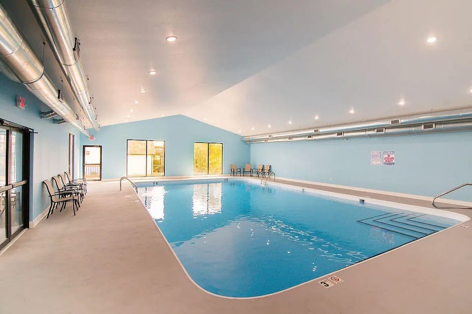 Indoor pool & water slide
