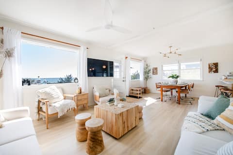 Popular Airbnb listing: Charming Bungalow on the Bay in Springs
