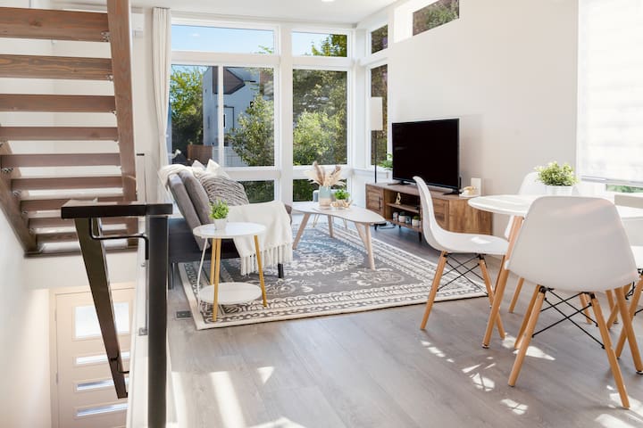 Brand New Townhome with Lakeview