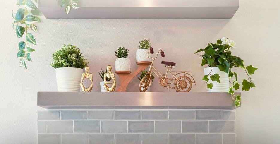 Brand New Townhome with Lakeview gallery image 5