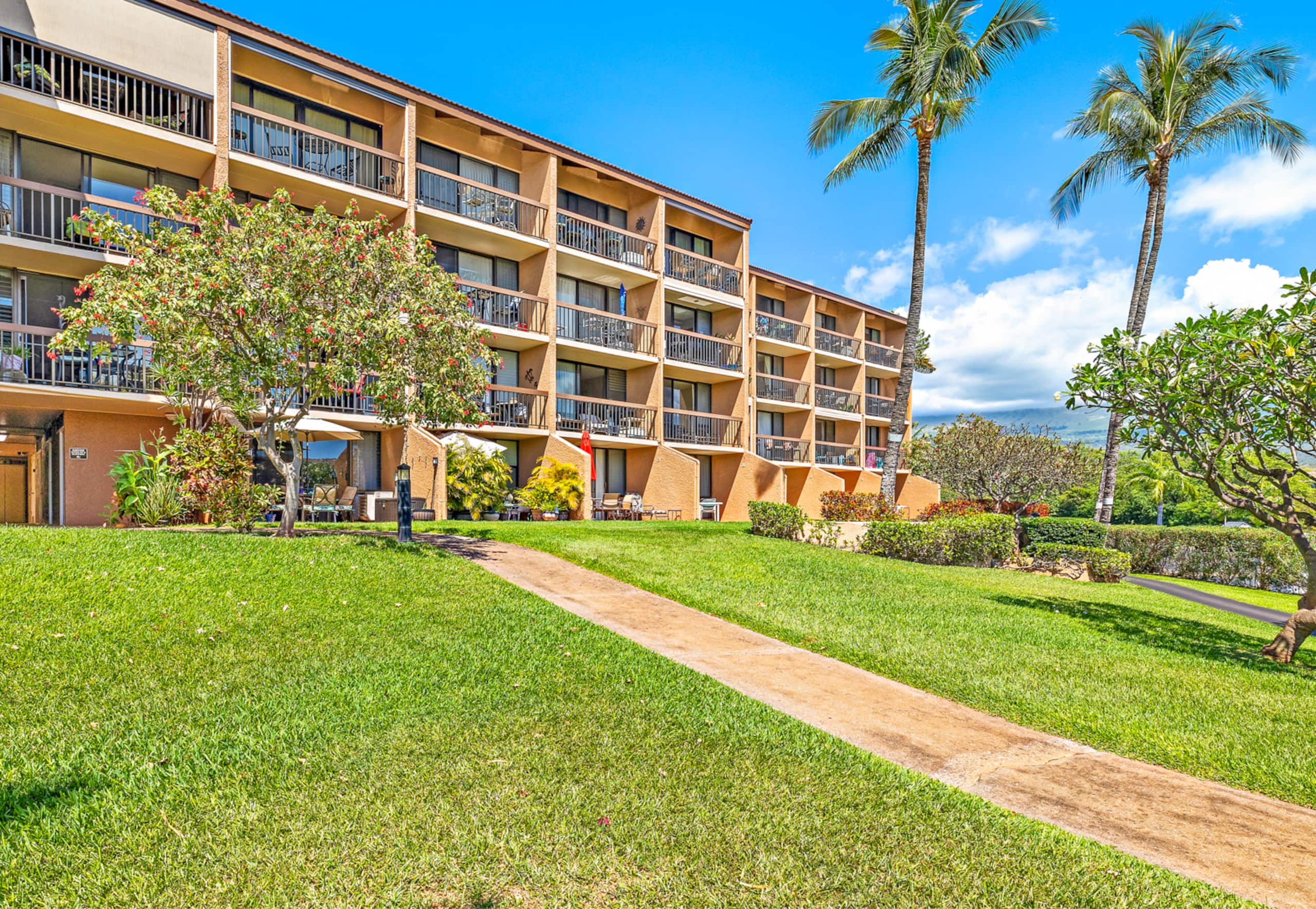 Condo in Kihei · ★4.98 · 1 bedroom · 2 beds · 1 bath - Image 29