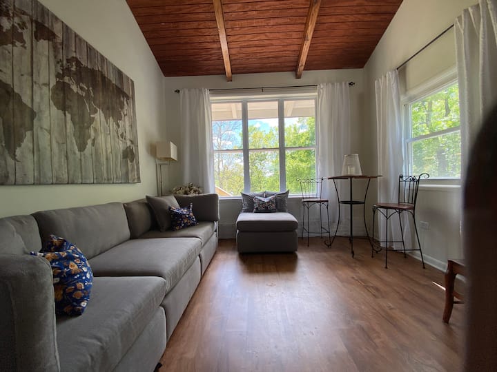 غرفة عائلية واسعة بإطلالة جميلة على البحيرة 