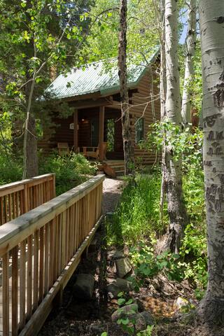 Desolation Hotel managed Airbnb listing 2