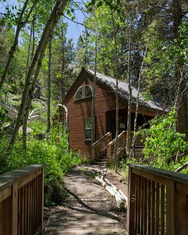Desolation Hotel managed Airbnb listing 3