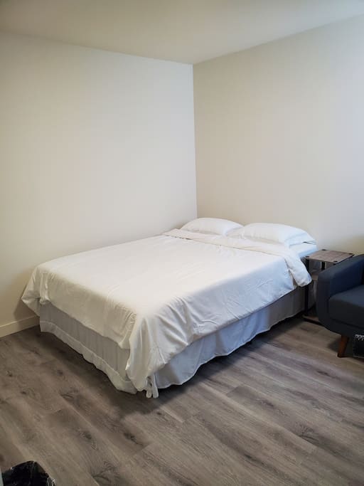room-6 remodeled private apt3