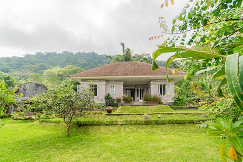 Cozy Getaway near Beratan Lake - Nature's Paradise