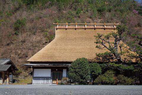 Japanese thatched old wodden house/10 ppl