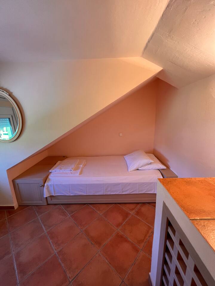 Სხვენის ოთახი 