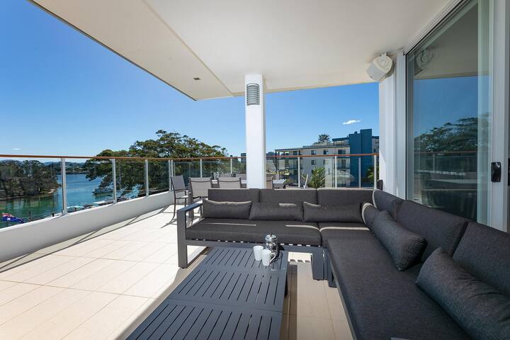 4 Bed penthouse with private roof top terrace gallery image 2
