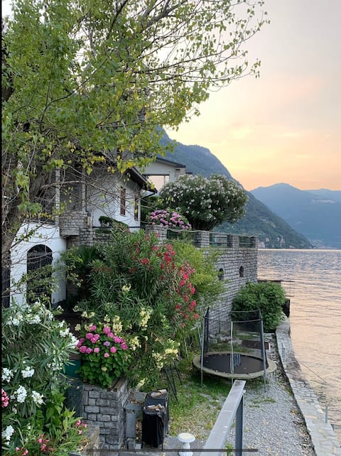 Cà del Lago Brienno On the water LivinginaPainting