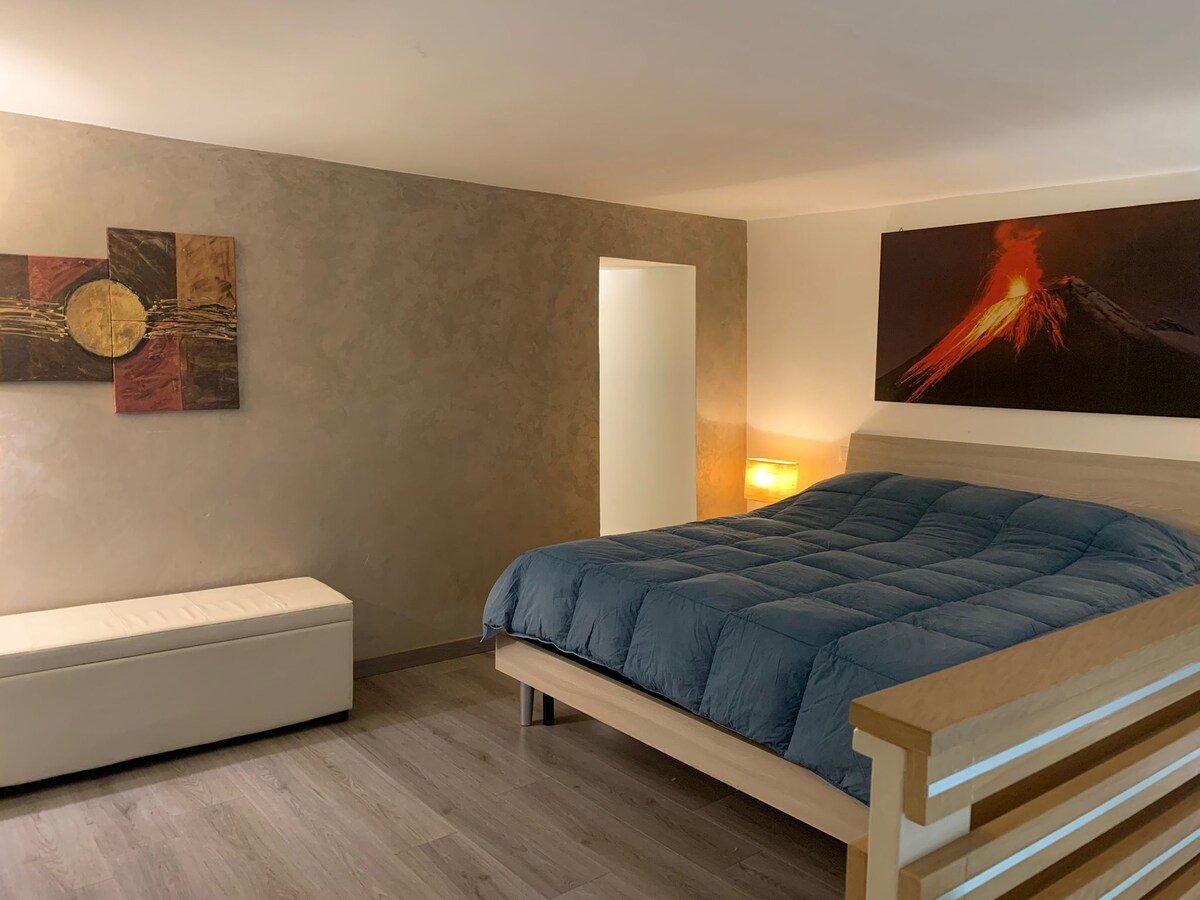 polukružna razina s ugradbenim ormarom