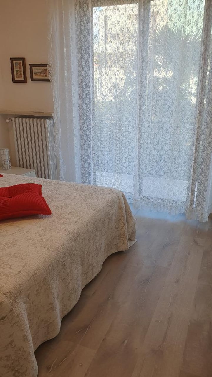 Dhoma e dytë e gjumit me krevat dopio ose dy teke