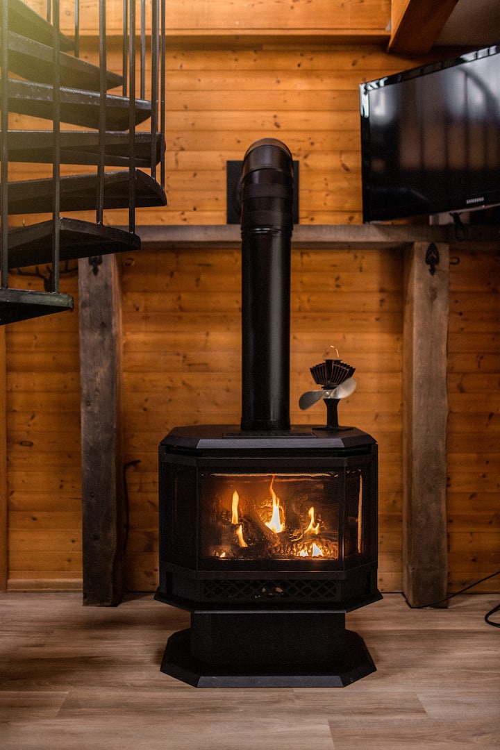 Cape Miles Retreat-hot Tub & Steps From Waterfront - Tobermory