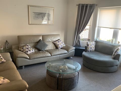 Modern spacious 4 bed house