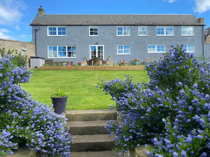 Ruthven Farmhouse Bed & Breakfast Rooms Bed and breakfasts for Rent in Scottish Borders