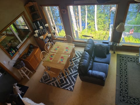 Popular Airbnb listing: Modern cottage with one of a kind views in Haliburton