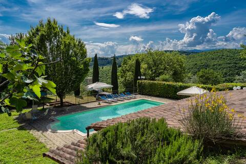 TenutaLeCaselle: peaceful retreat in the Tuscan hills