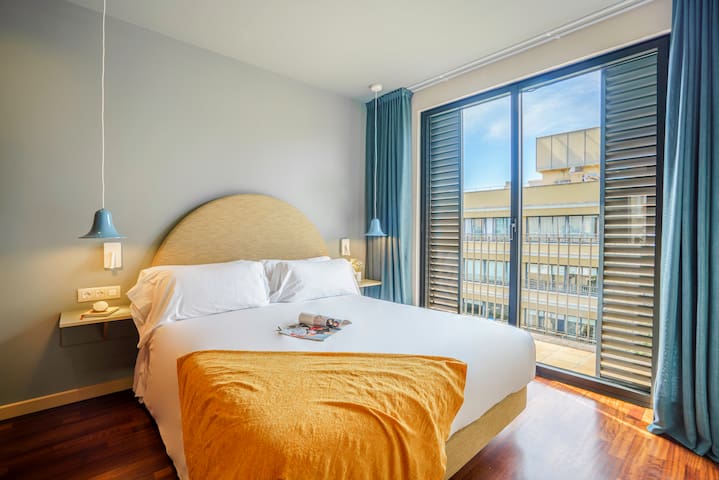 Quiet apartment in popular and central area