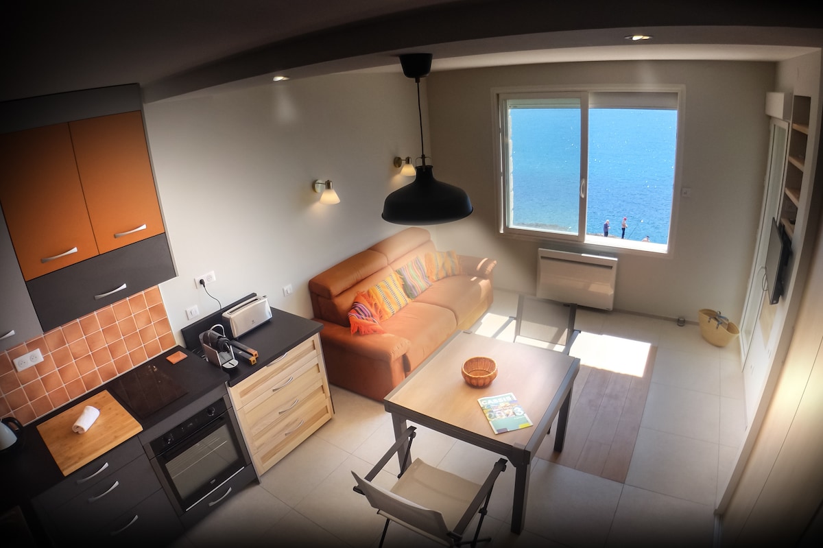 วิวพื้นห้องนั่งเล่น