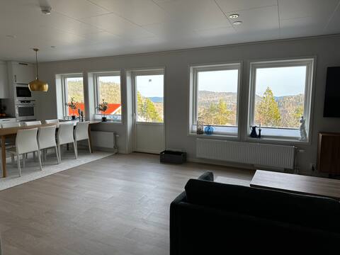 Top Airbnb: Great house with pool, lake view and large patio! in Risør