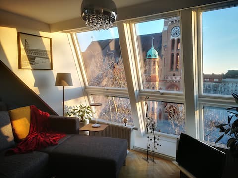 Popular Airbnb listing: Roof terrace apartment flooded with light panoramic view in Floridsdorf