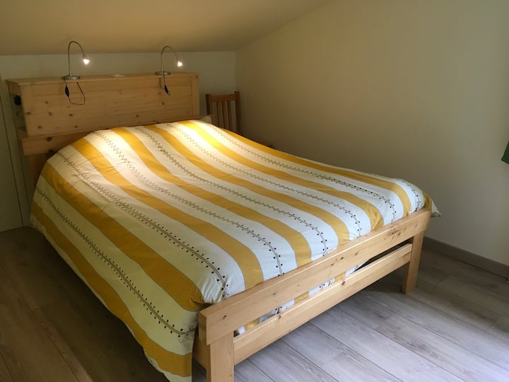 Dhoma e gjumit 5 (dollapi dhe dritarja)