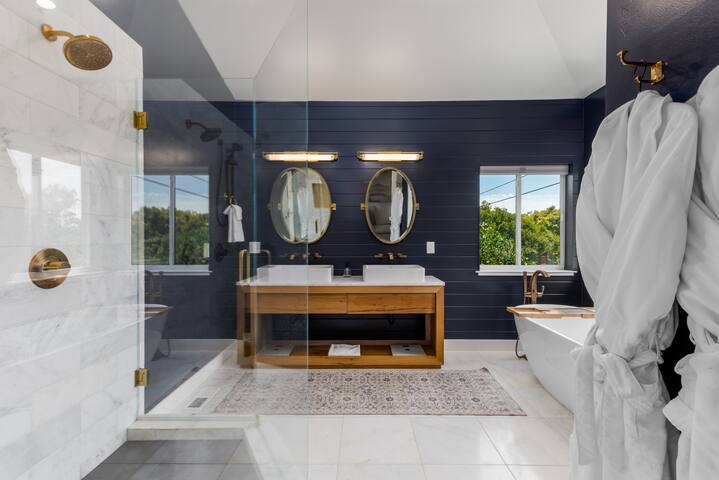 Healdsburg Vacation Homes managed Airbnb listing 1