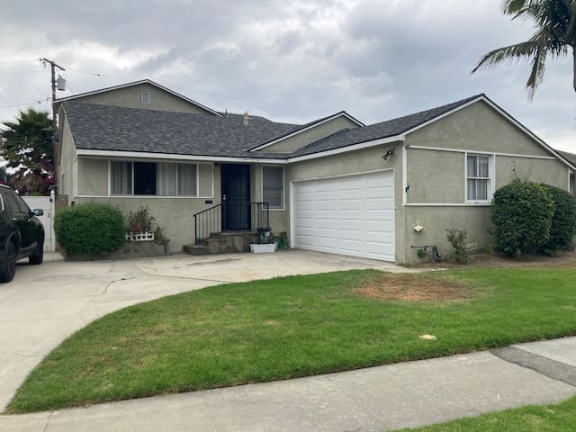 Entire Family Home in Culver City!