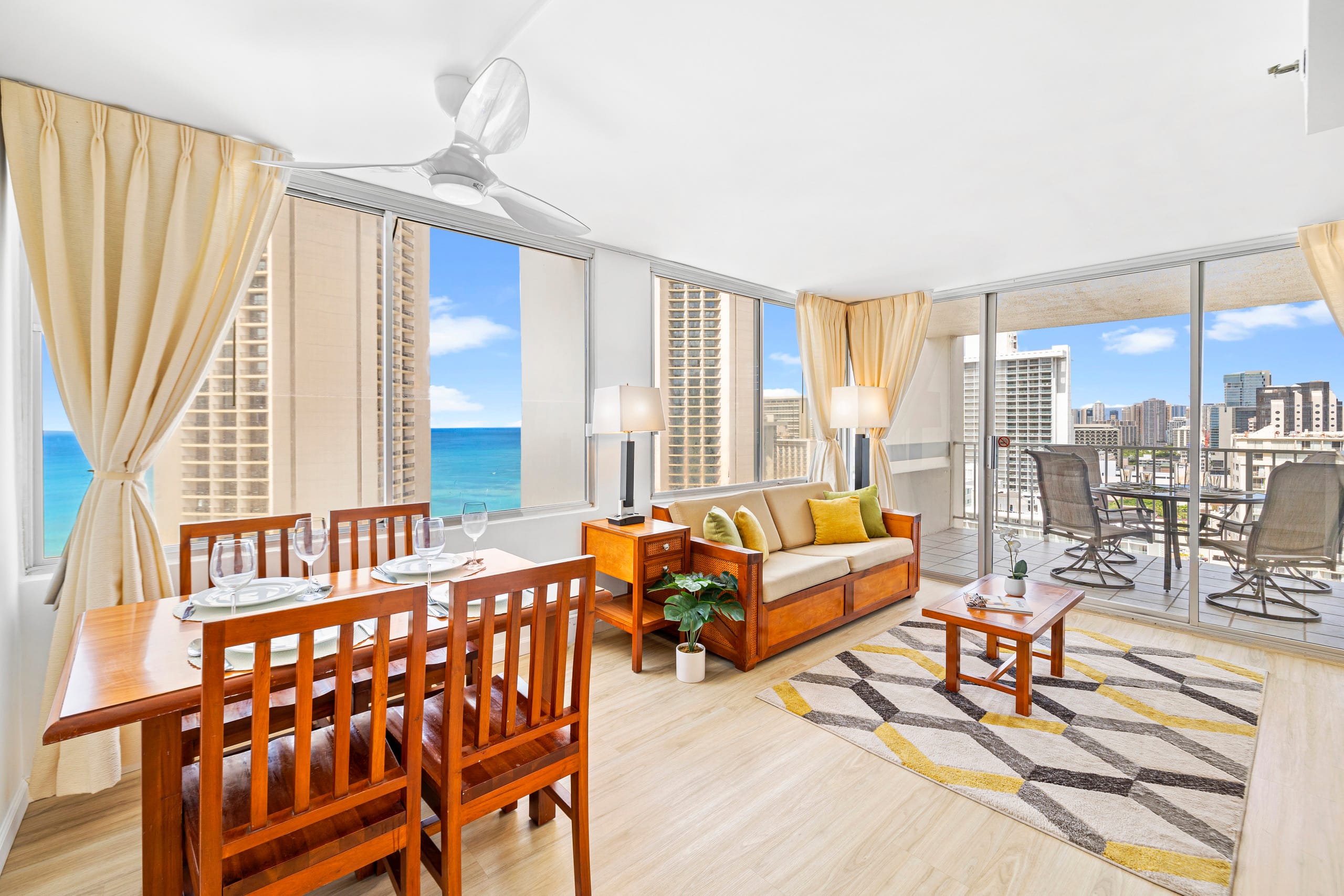 Condo in Honolulu · ★4.79 · 1 bedroom · 2 beds · 1 private bath - Image 14