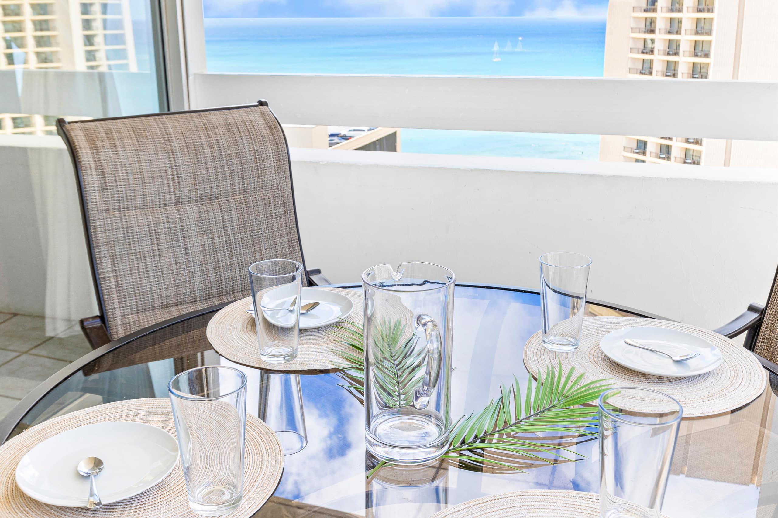 Condo in Honolulu · ★4.79 · 1 bedroom · 2 beds · 1 private bath - Image 25