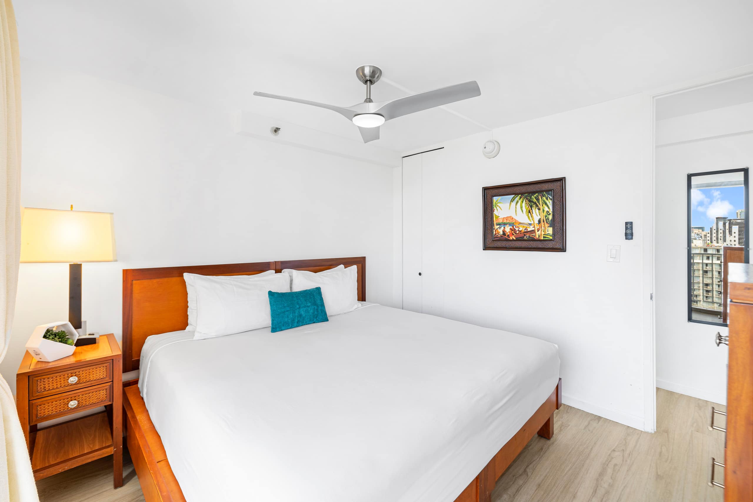Condo in Honolulu · ★4.79 · 1 bedroom · 2 beds · 1 private bath - Image 18