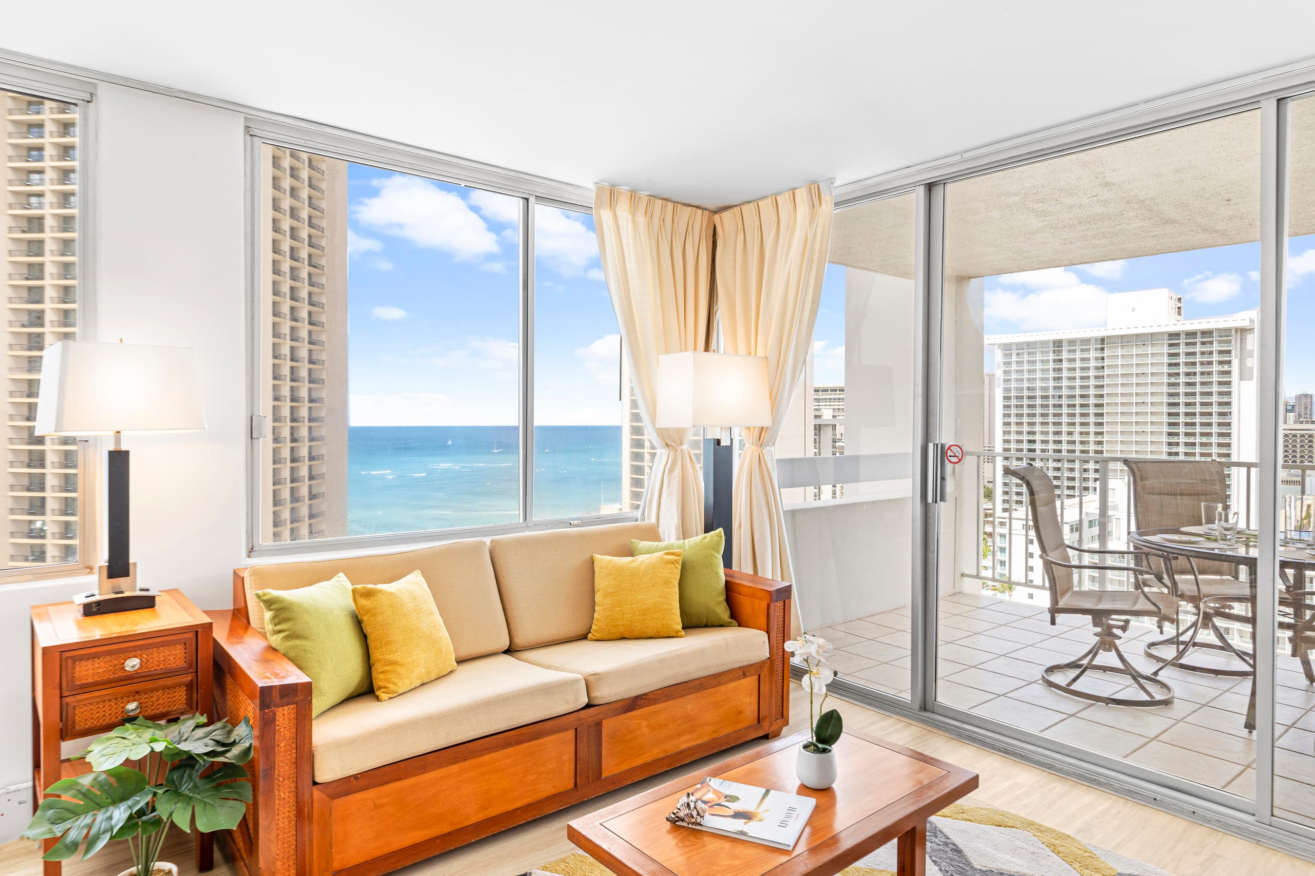 Condo in Honolulu · ★4.79 · 1 bedroom · 2 beds · 1 private bath - Image 7