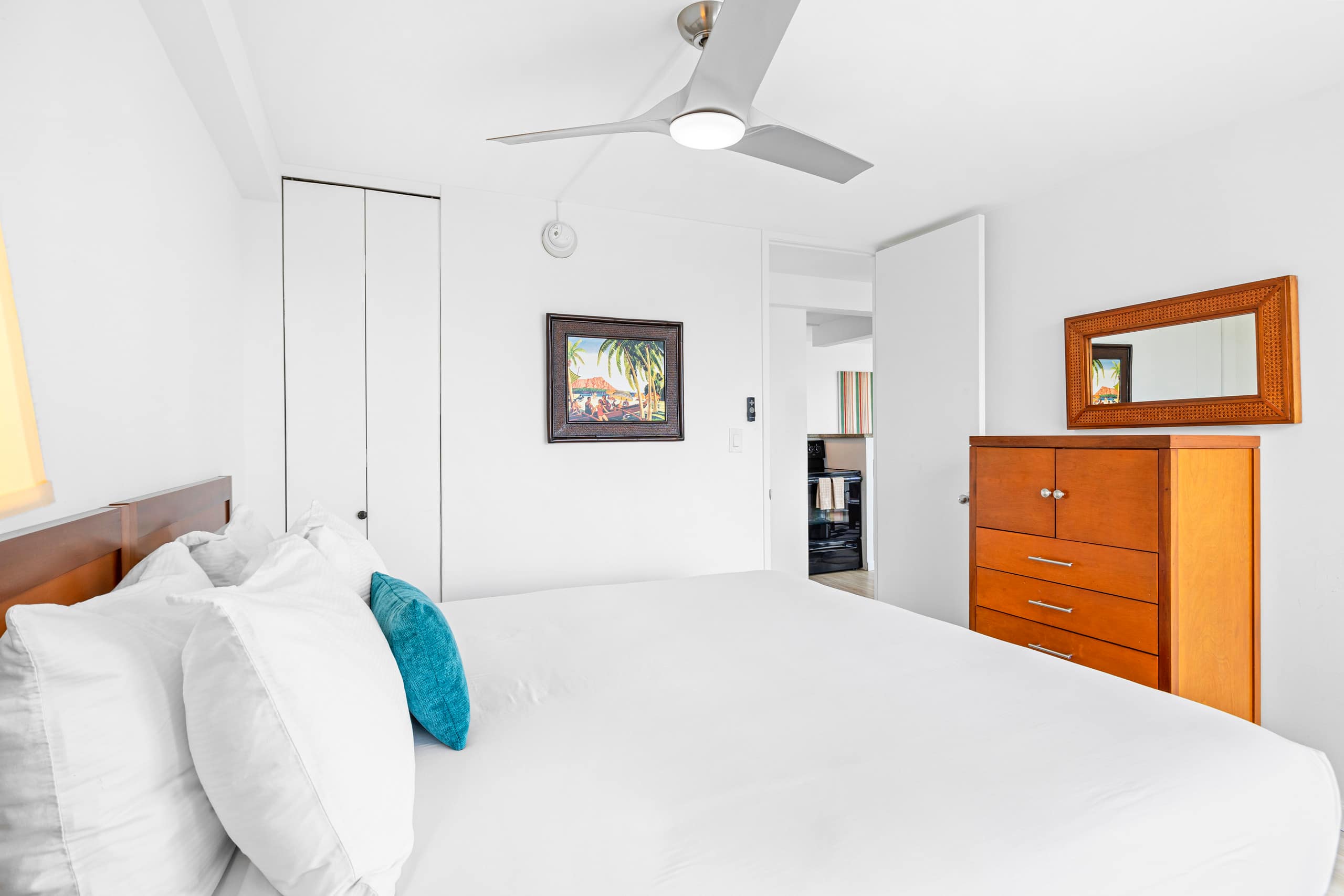 Condo in Honolulu · ★4.79 · 1 bedroom · 2 beds · 1 private bath - Image 19