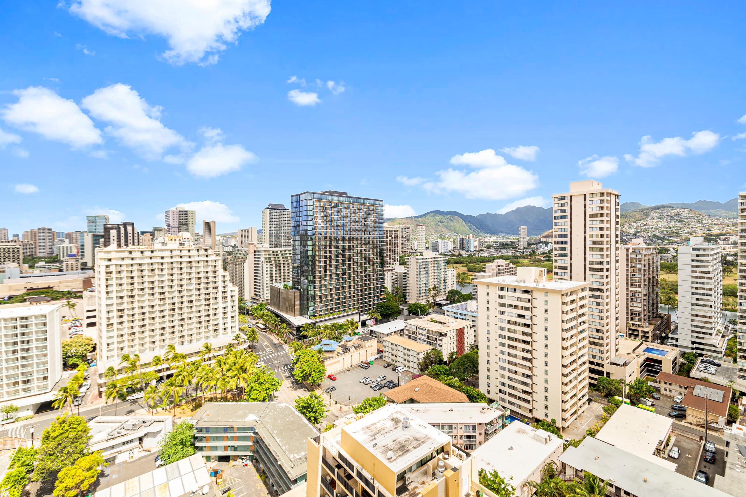 Condo in Honolulu · ★4.79 · 1 bedroom · 2 beds · 1 private bath - Image 28