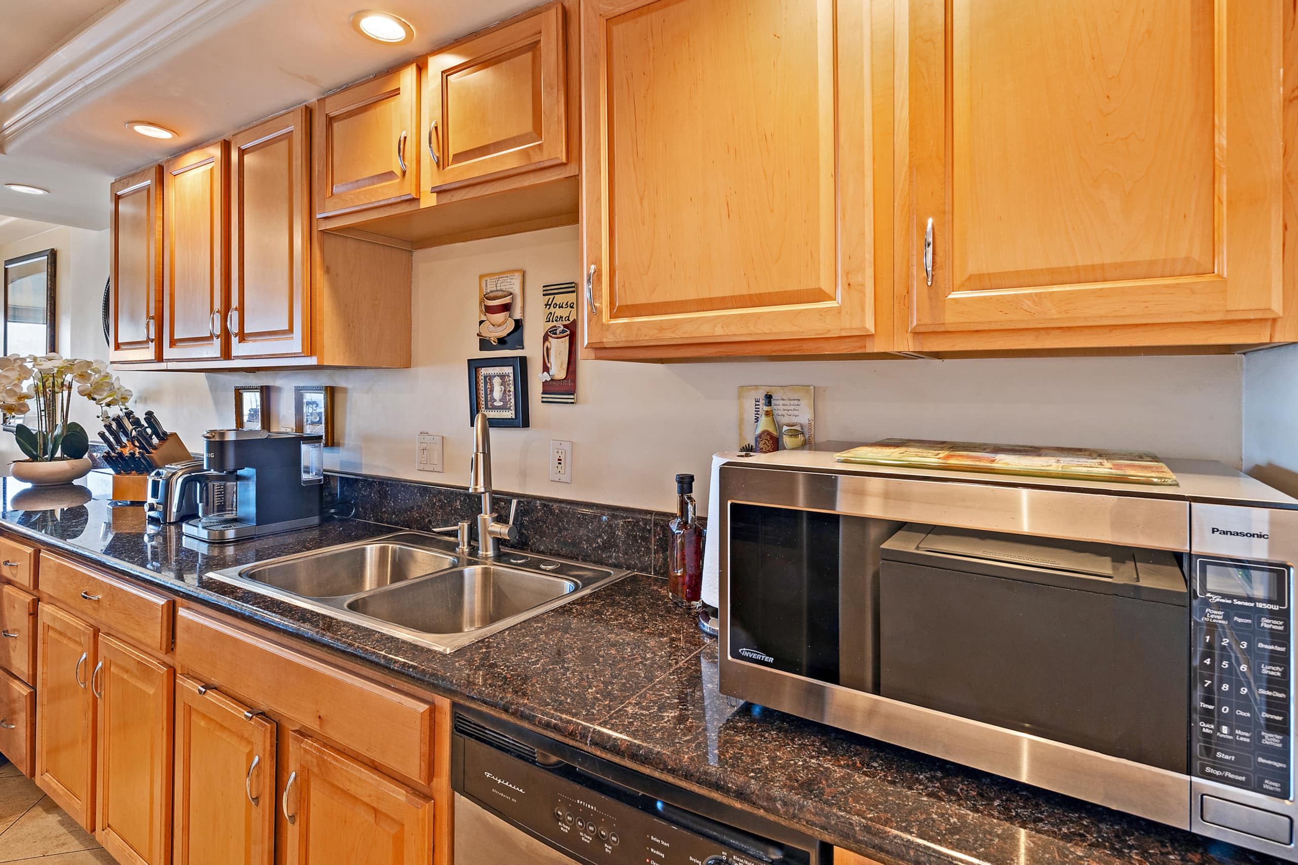 Condo in Wailuku · ★4.82 · 2 bedrooms · 3 beds · 2 baths - Image 10