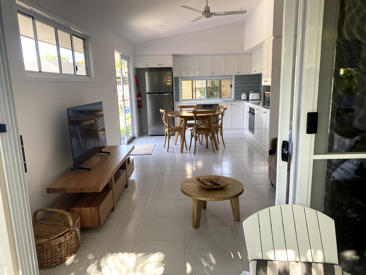 Top Airbnb: East side cottage in East Ballina
