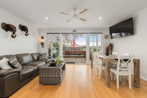Popular Airbnb listing: Seaside Safari Lodge in Rosebud