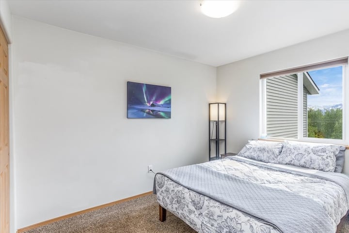 Kitanda kizuri chenye starehe katika chumba cha kulala cha 2