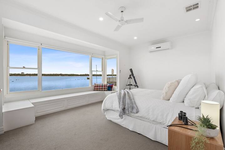 Riverside – 6 bedroom – Family Retreat – Portrush gallery image 3