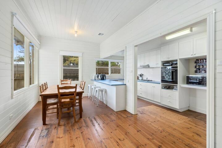 Riverside – 6 bedroom – Family Retreat – Portrush gallery image 5