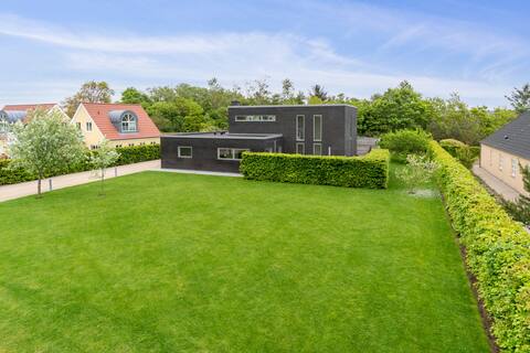 Architect-designed villa