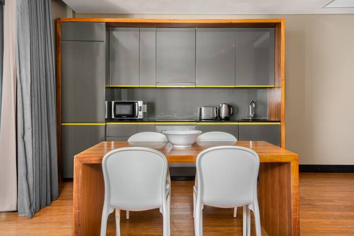 Charming 2-Bed Apt in De Waterkant Near Waterfront gallery image 5