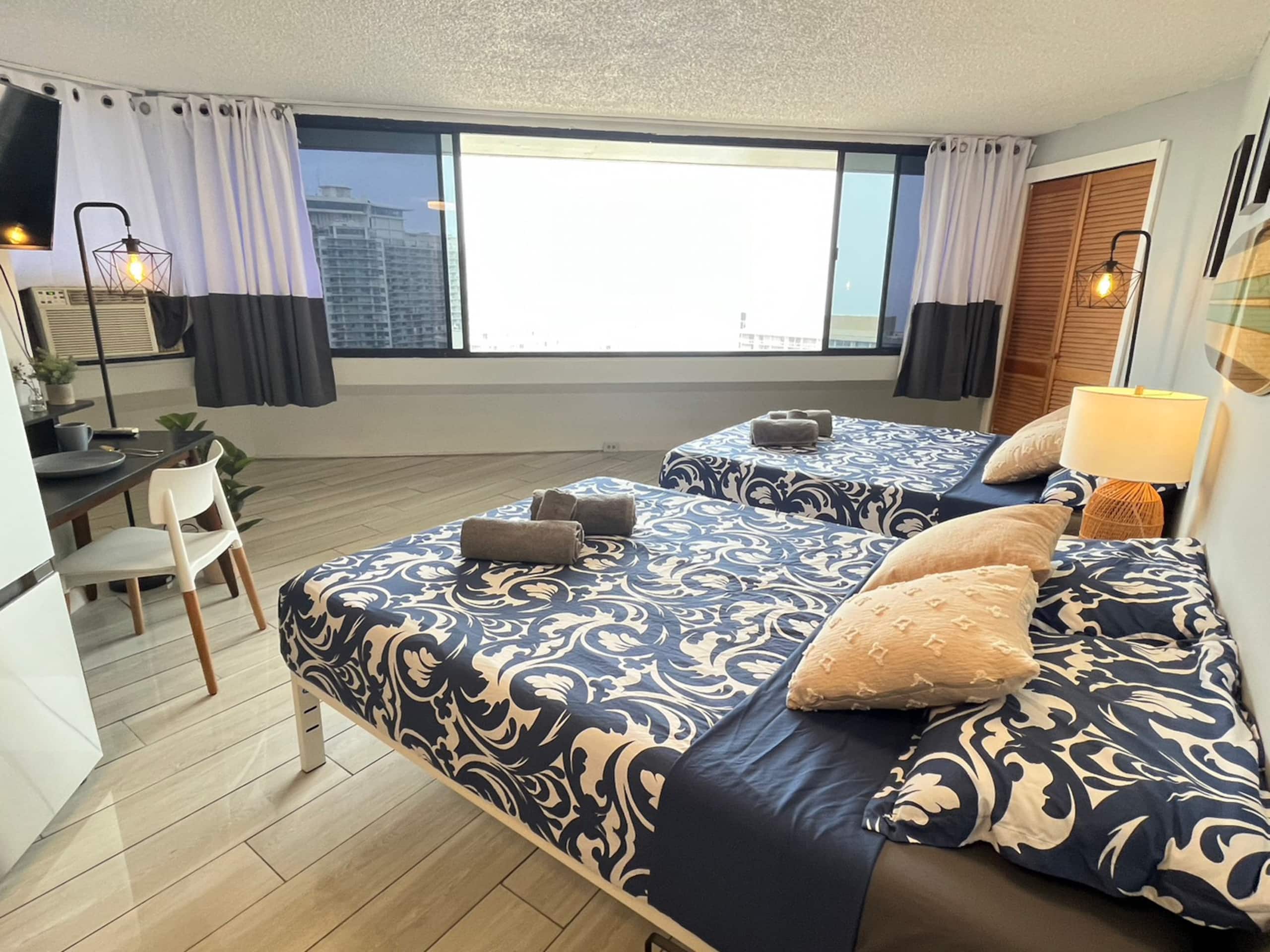 Condo in Honolulu · ★4.66 · 1 bedroom · 2 beds · 1 shared bath - Image 11