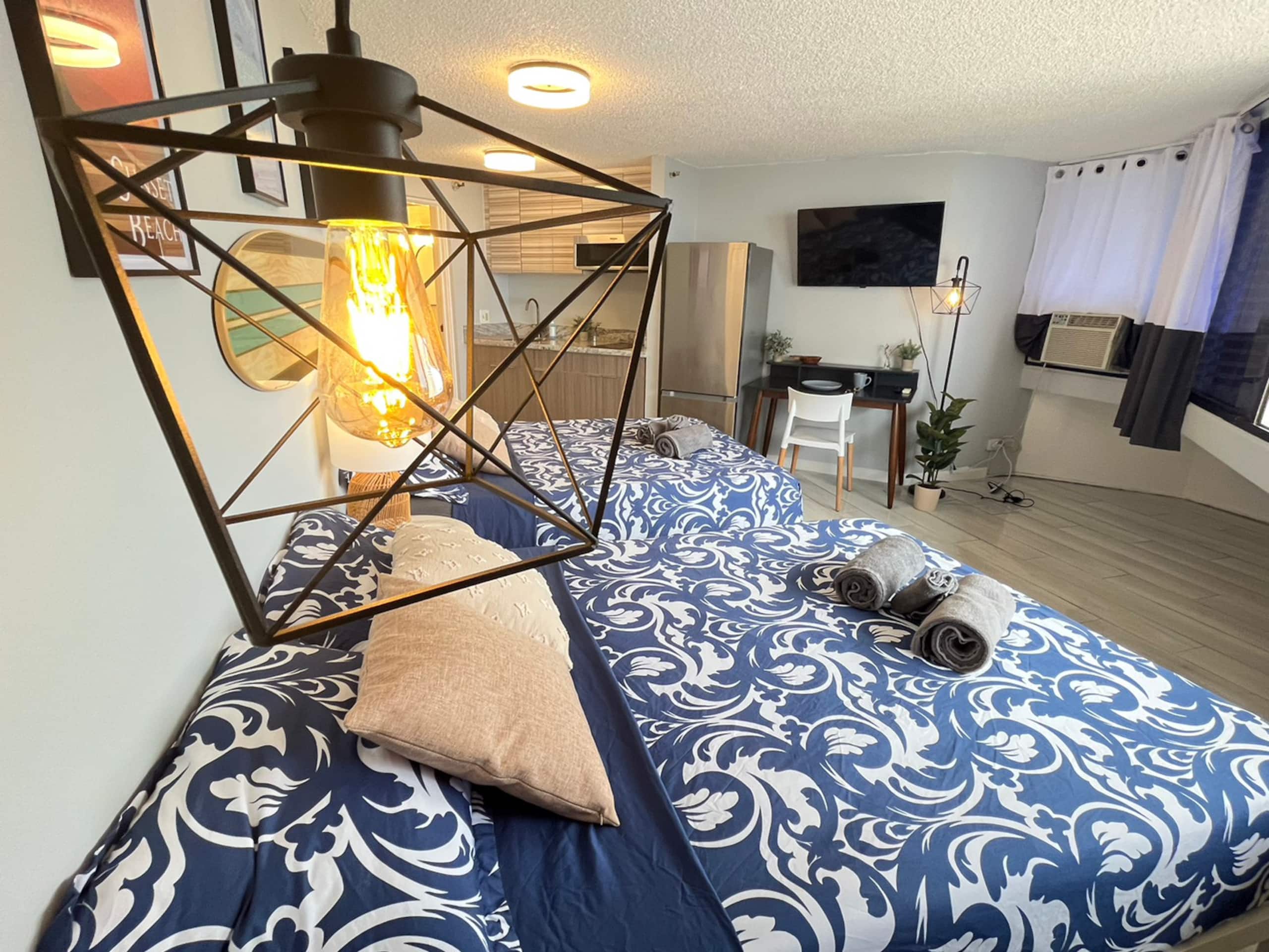Condo in Honolulu · ★4.66 · 1 bedroom · 2 beds · 1 shared bath - Image 15