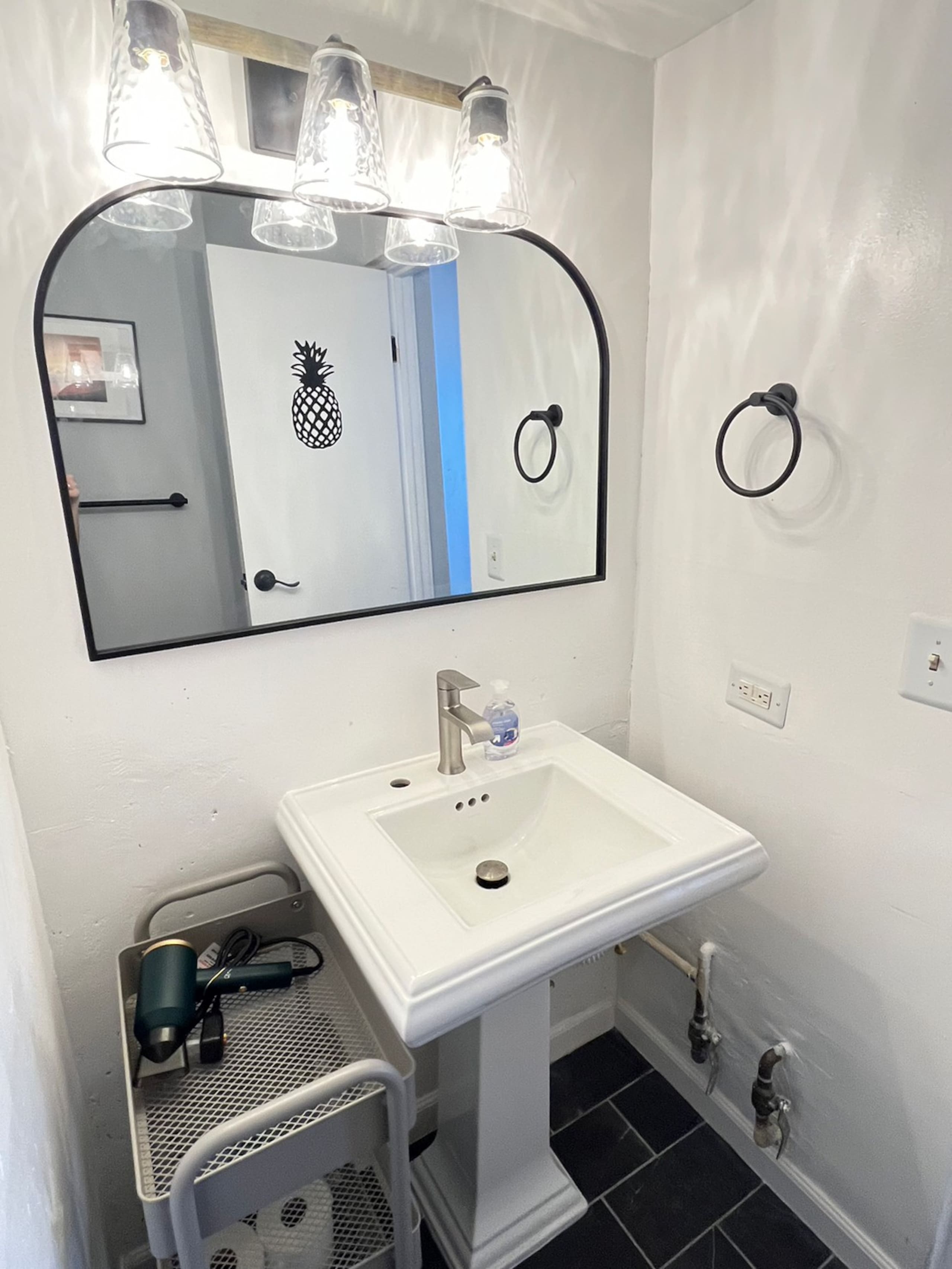 Condo in Honolulu · ★4.75 · 1 bedroom · 2 beds · 1 shared bath - Image 21