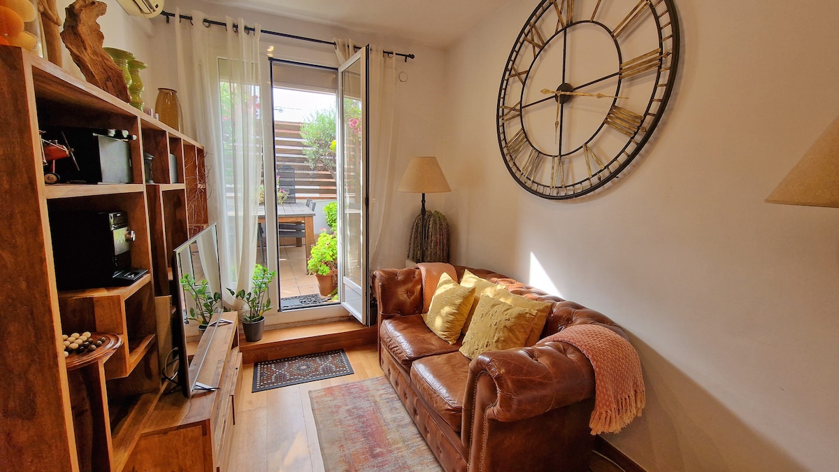 Top performing Airbnb: Penthouse with Private Terrace in El Guinardó